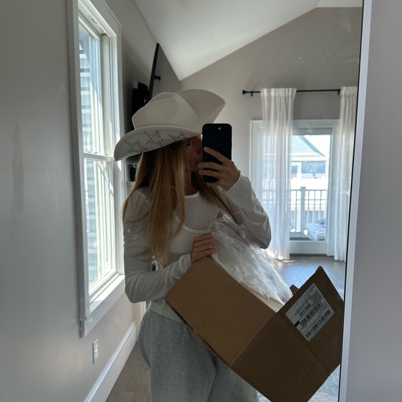 Star embellished ivory cowboy hat - Picture 5 of 5